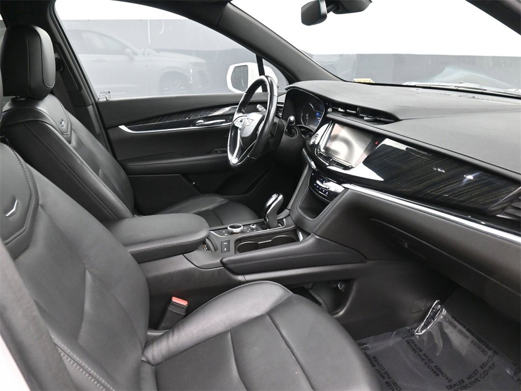 Used 2020 Cadillac XT6 Premium Luxury image 2
