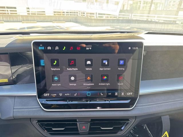 New 2026 Volkswagen Tiguan SE R-Line FWD image 24