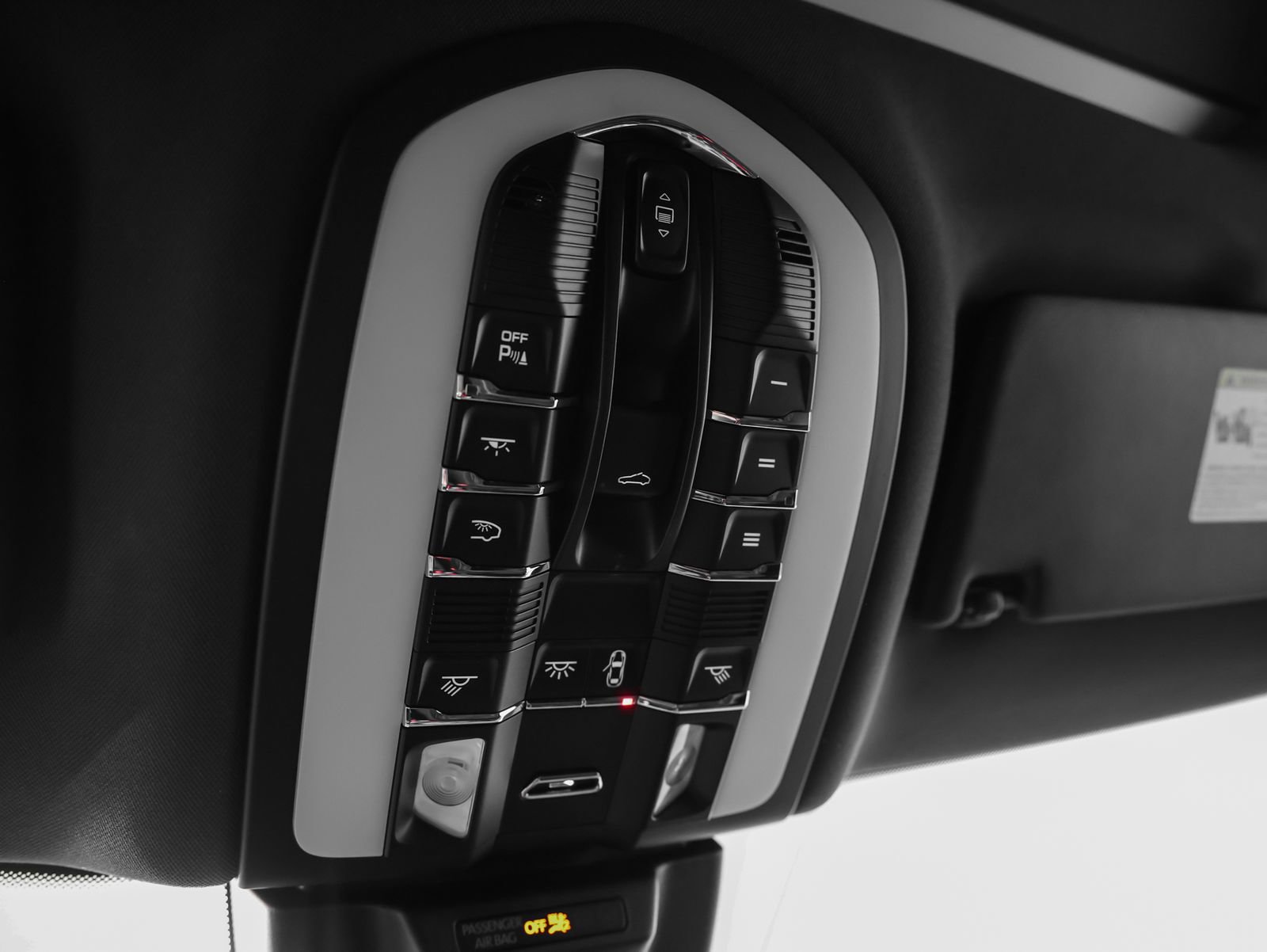 Certified 2023 Porsche Macan image 39