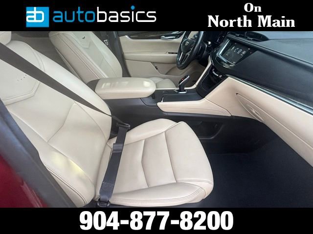 Used 2017 Cadillac XT5 FWD image 36
