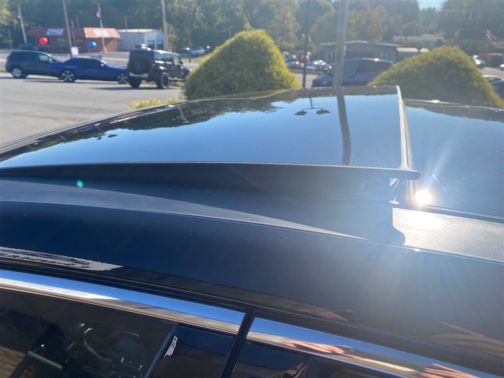 Used 2017 Kia Cadenza Premium w/ Luxury Package FWD image 9