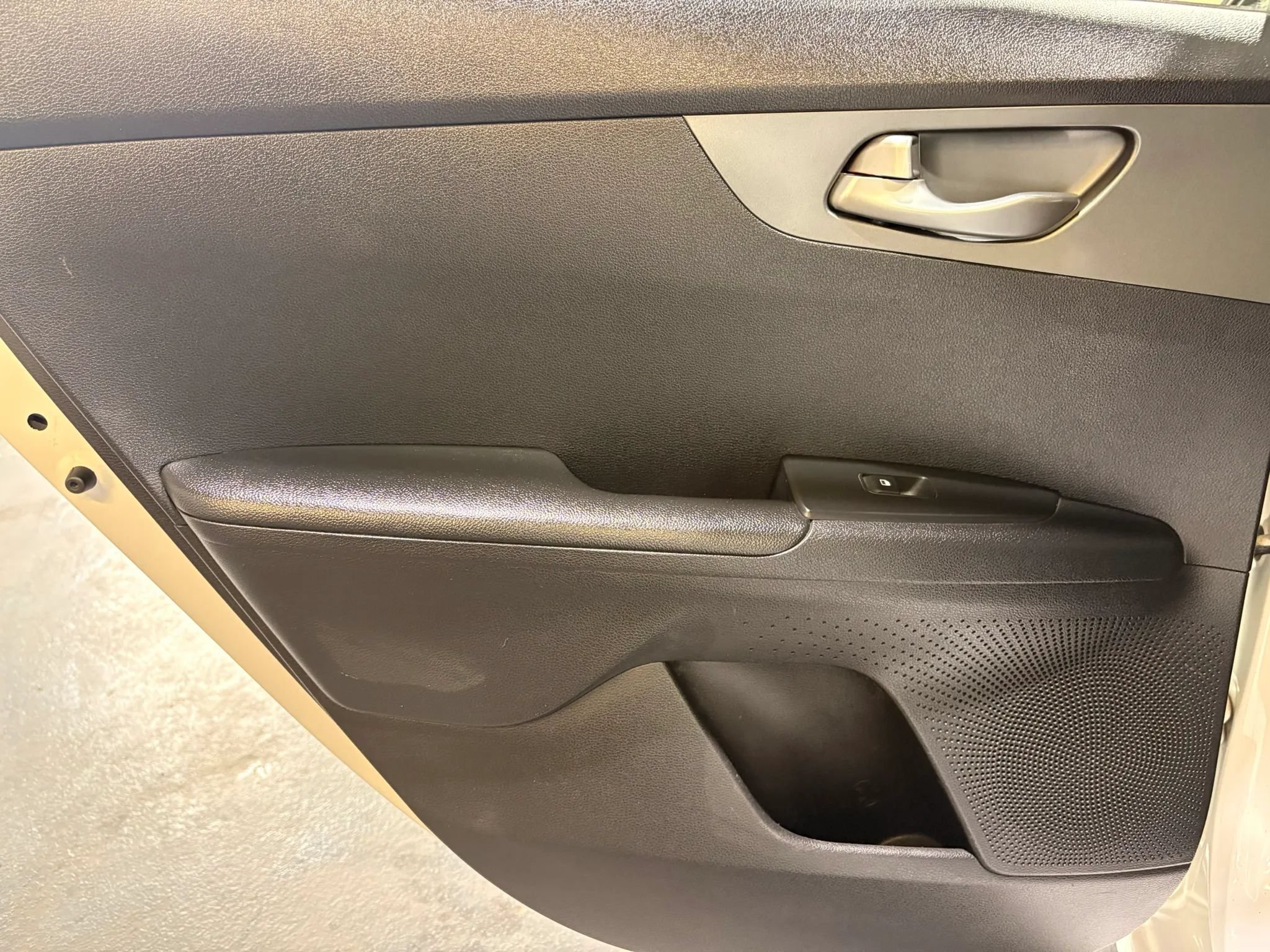 Used 2020 Kia Forte LXS FWD image 12
