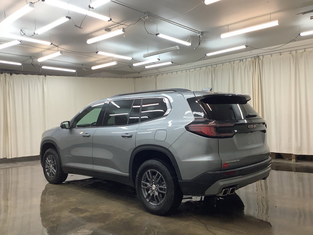 Used 2025 GMC Acadia Elevation image 9