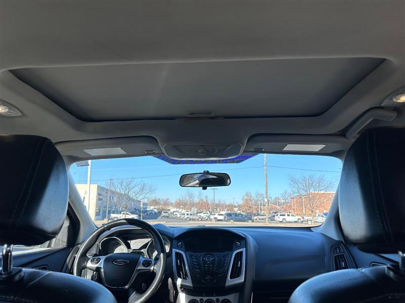 Used 2014 Ford Focus SE w/ Equipment Group 201A image 30