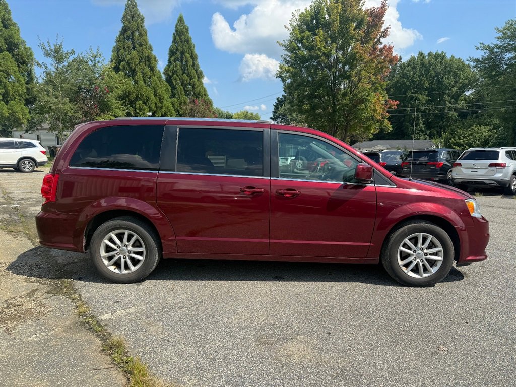 Used 2018 Dodge Grand Caravan SXT image 5