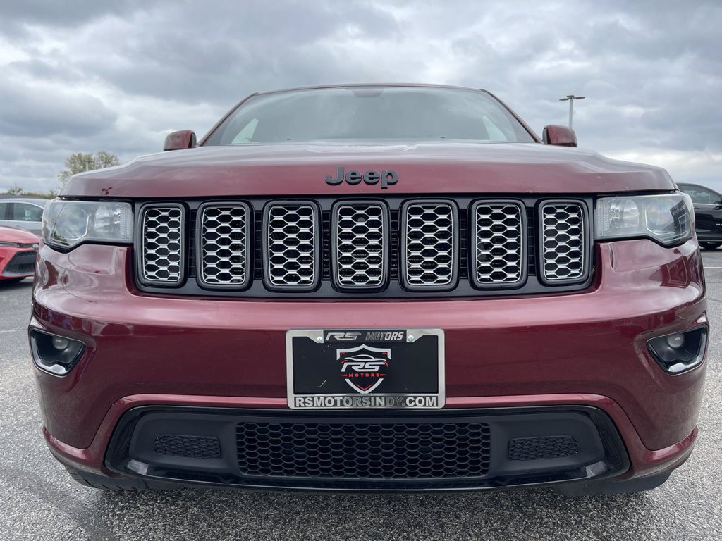 Used 2019 Jeep Grand Cherokee Altitude AWD/4WD image 4