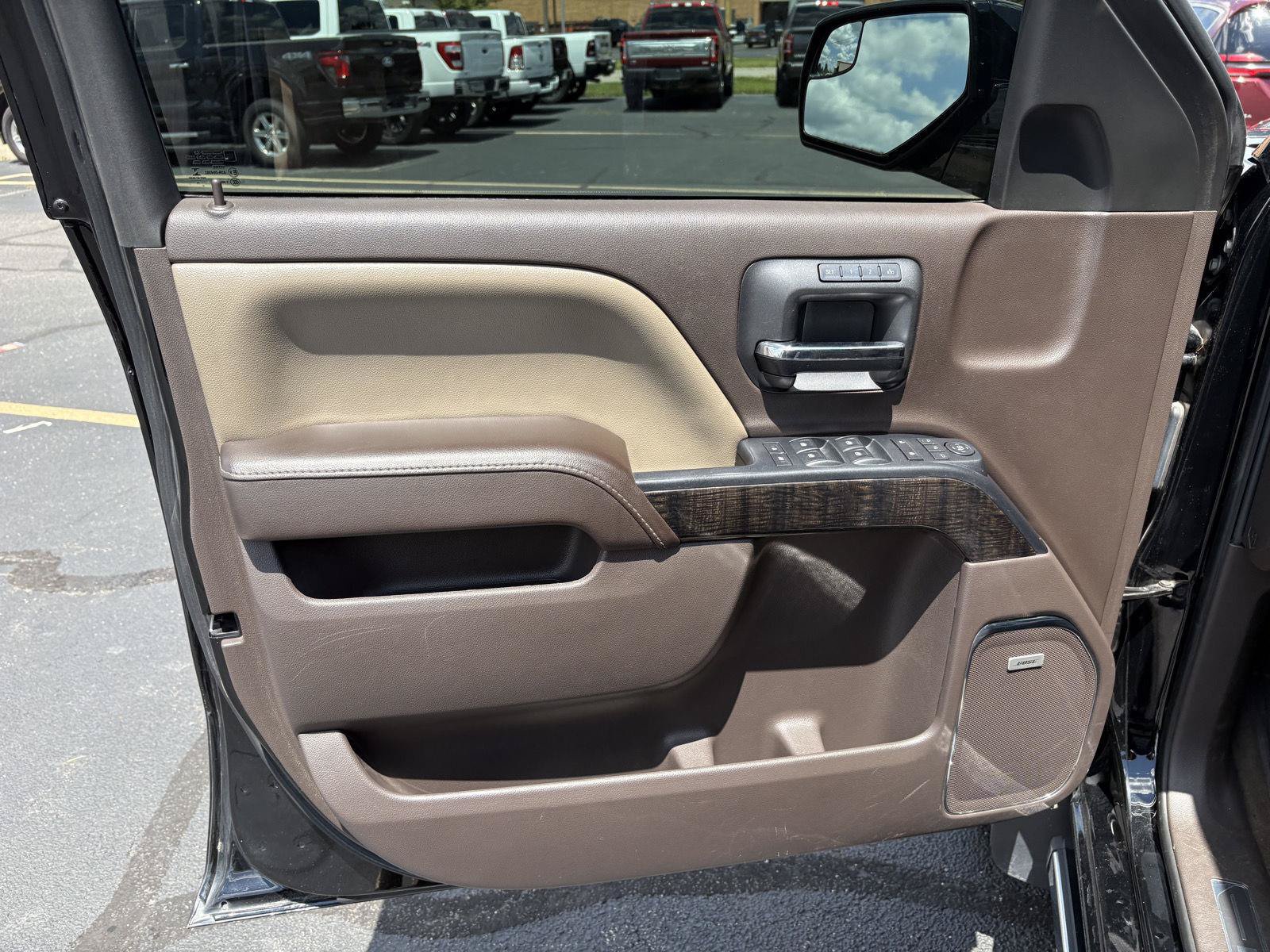 Used 2016 GMC Sierra 1500 Denali w/ Denali Ultimate Package AWD/4WD image 3