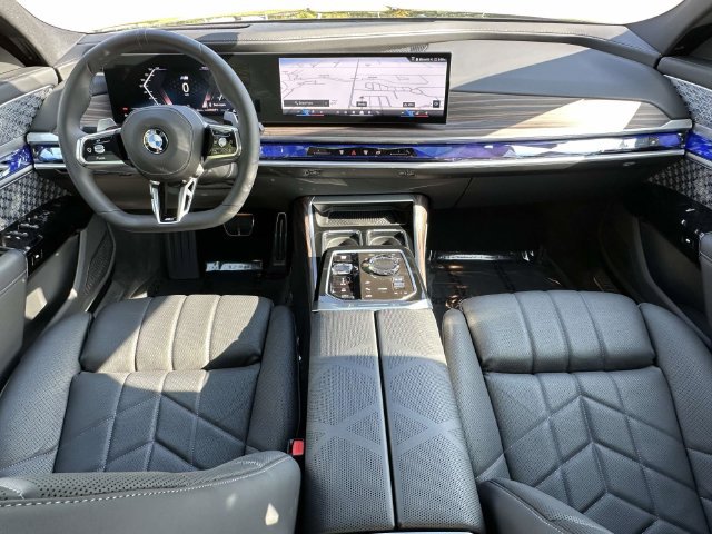 Used 2026 BMW 760i xDrive w/ Executive Package AWD/4WD image 21