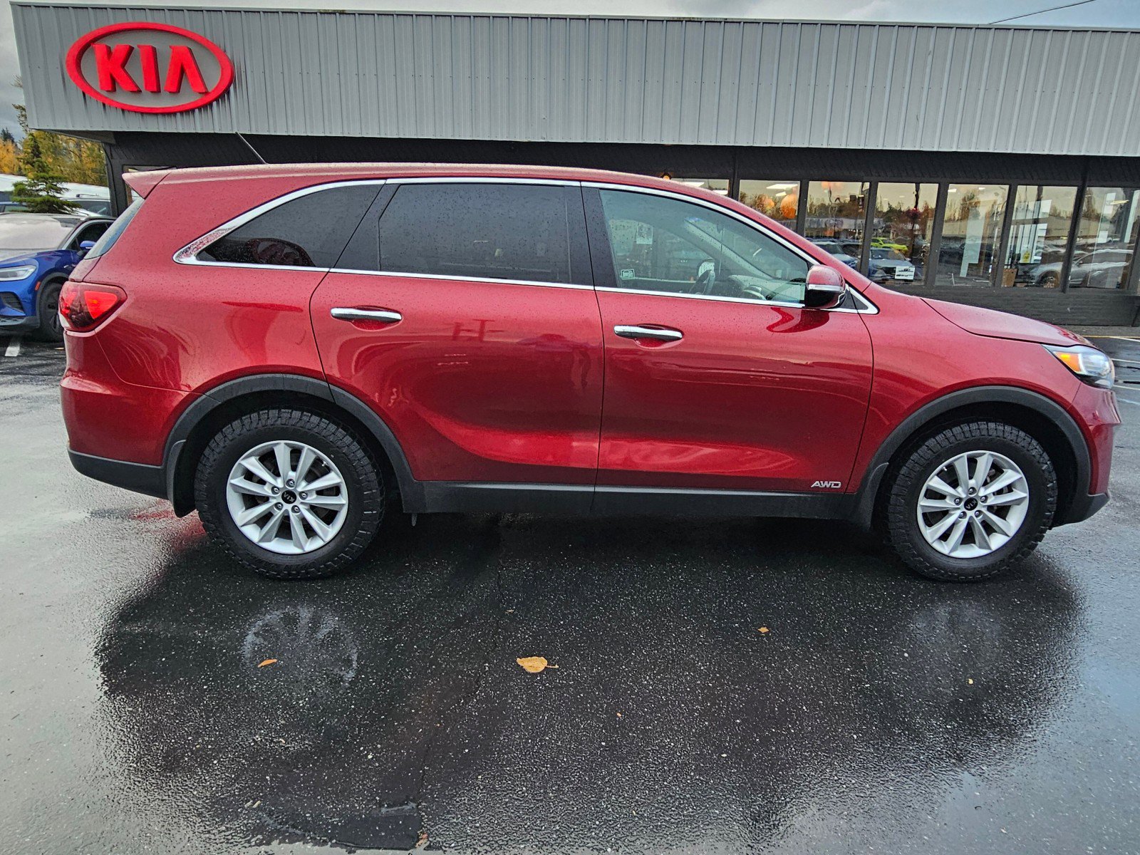 Used 2020 Kia Sorento LX image 2