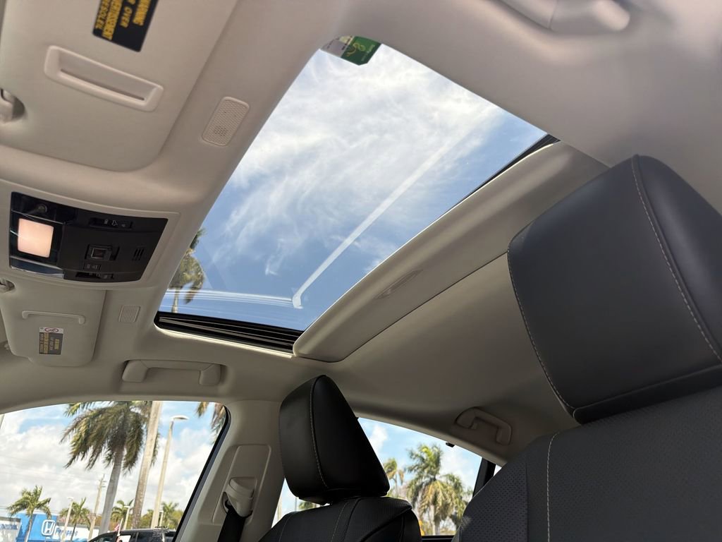 Used 2021 Lexus ES 300h Ultra Luxury w/ Accessory Package 2 image 27