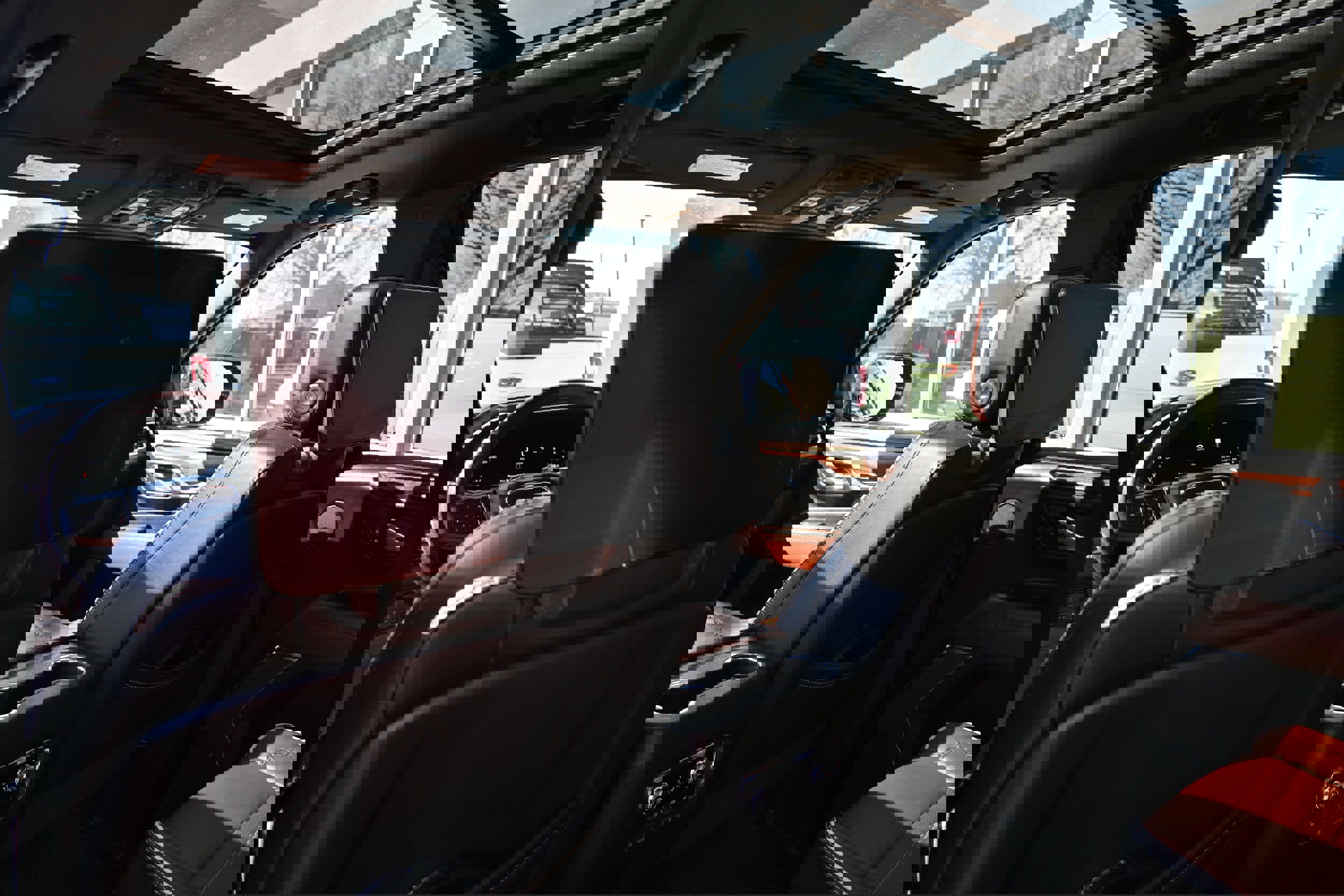 Used 2023 GMC Yukon Denali Ultimate image 12