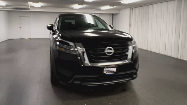 Used 2024 Nissan Pathfinder S FWD image 3