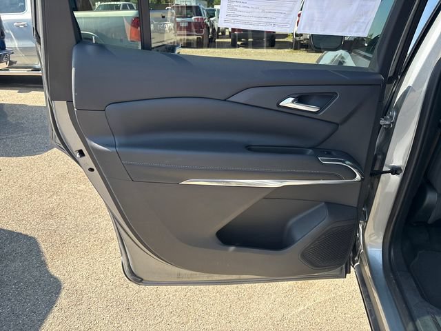 Used 2025 Chevrolet Traverse LT AWD/4WD image 18
