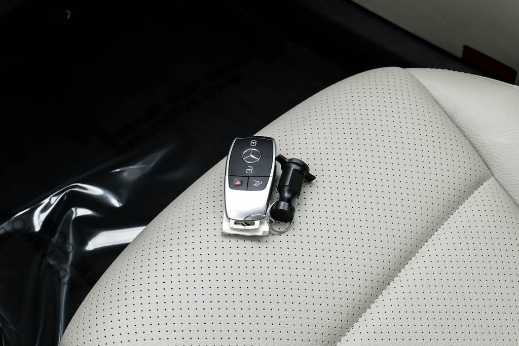 Used 2019 Mercedes-Benz C 300 Sedan image 59