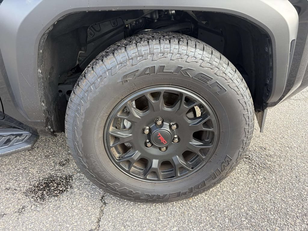 Certified 2025 Toyota 4Runner TRD Off-Road Premium AWD/4WD image 9