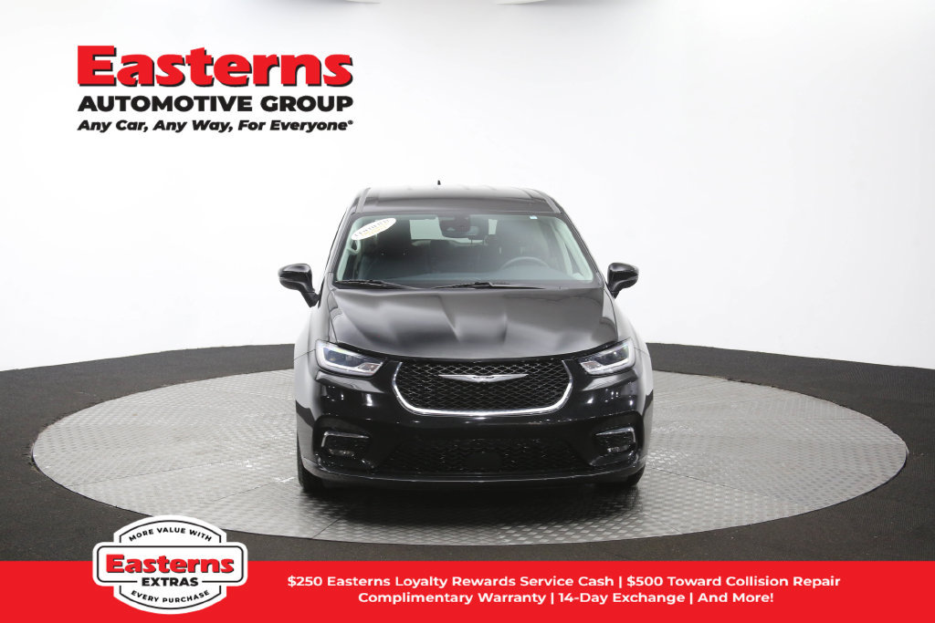 Used 2023 Chrysler Pacifica Touring-L FWD image 55