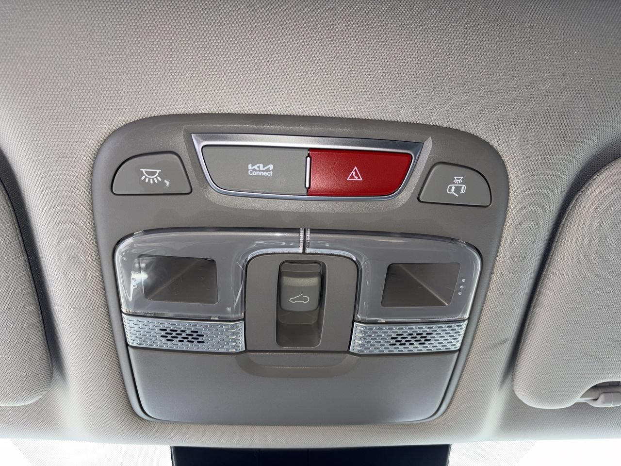 Used 2024 Kia Telluride EX w/ EX Captain's Chair Package FWD image 16