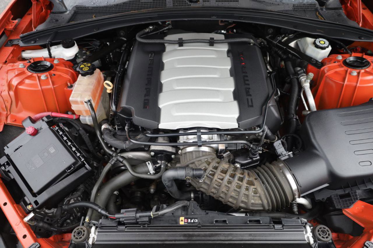 Used 2019 Chevrolet Camaro SS RWD image 17