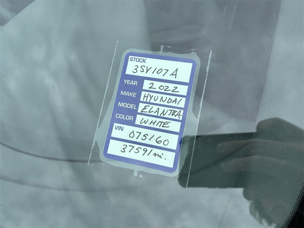 Used 2022 Hyundai Elantra SEL w/ Cargo Package image 11