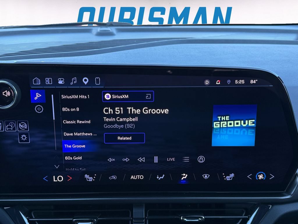 Used 2025 Chevrolet Equinox EV RS FWD image 14