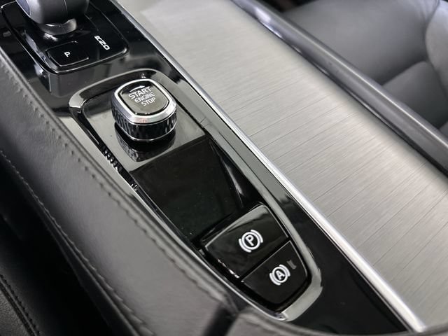 Used 2024 Volvo XC90 B5 Core AWD/4WD image 17