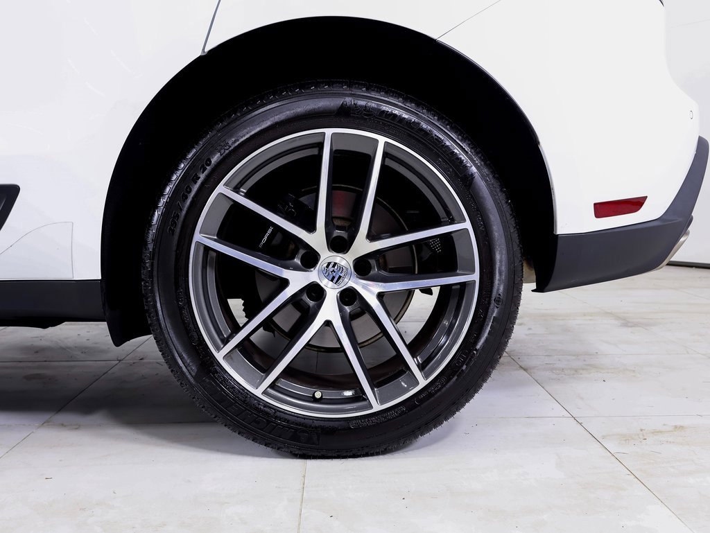 Certified 2024 Porsche Macan w/ Premium Plus Package image 23