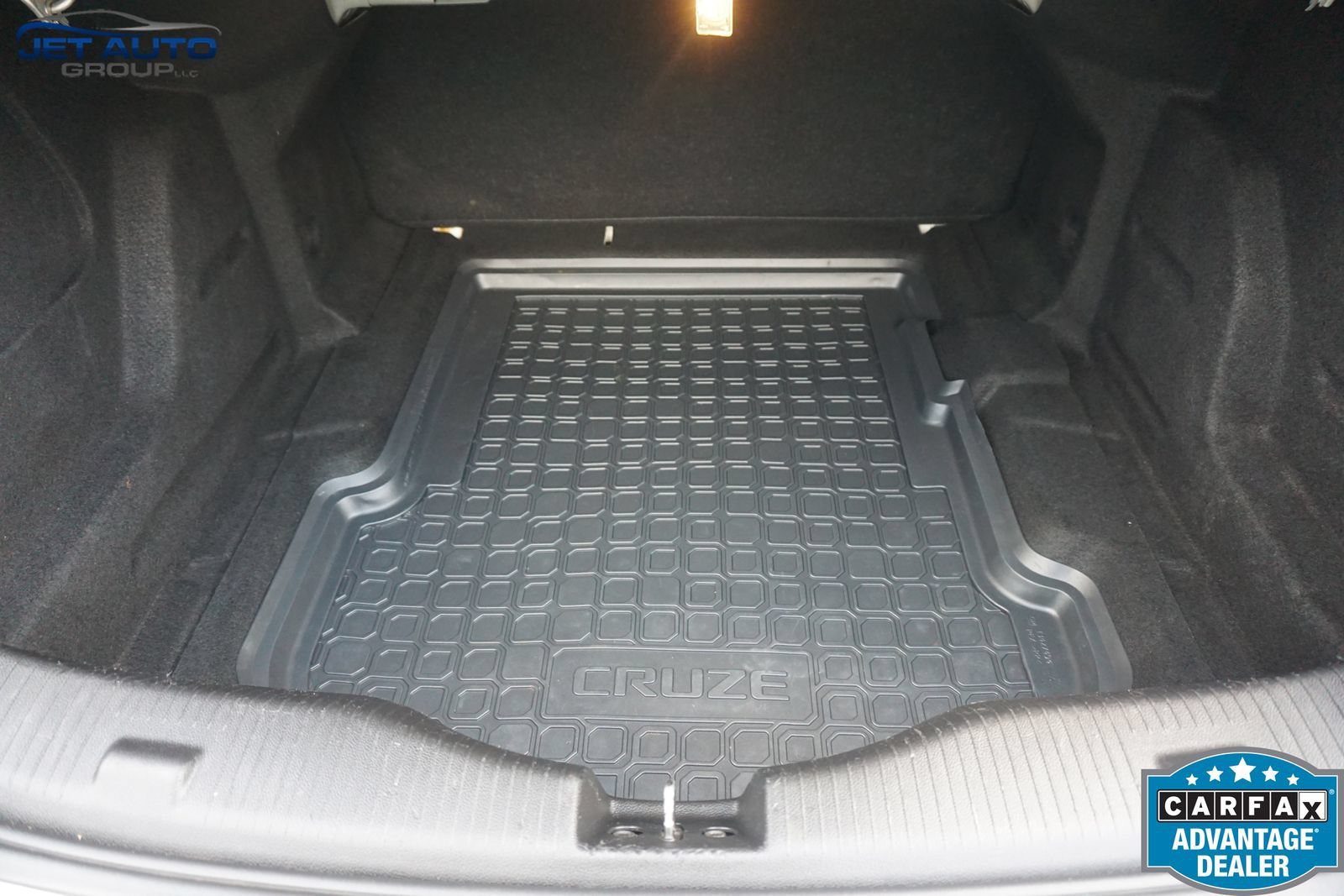 Used 2019 Chevrolet Cruze LS FWD image 17