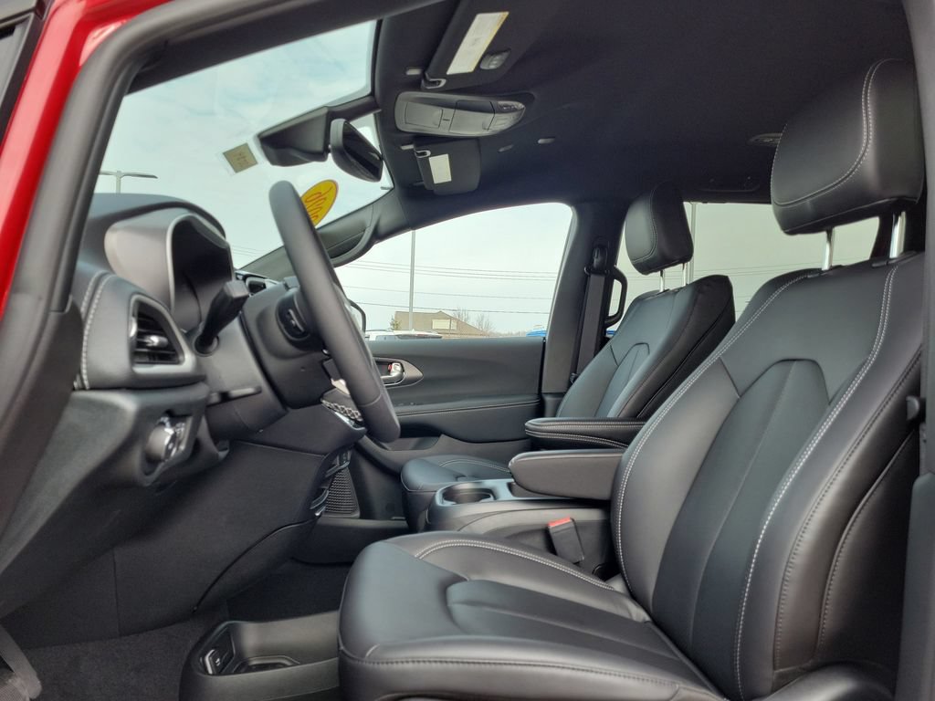 New 2026 Chrysler Pacifica Select FWD image 22