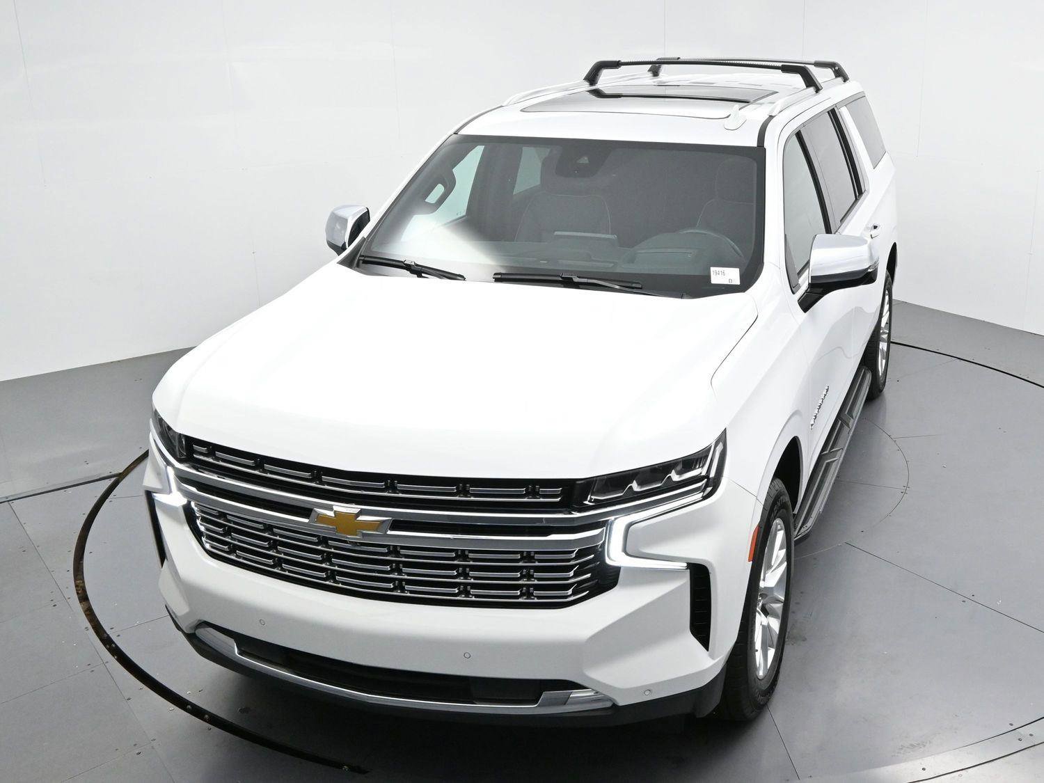 Used 2024 Chevrolet Suburban Premier w/ Premium Package AWD/4WD image 39