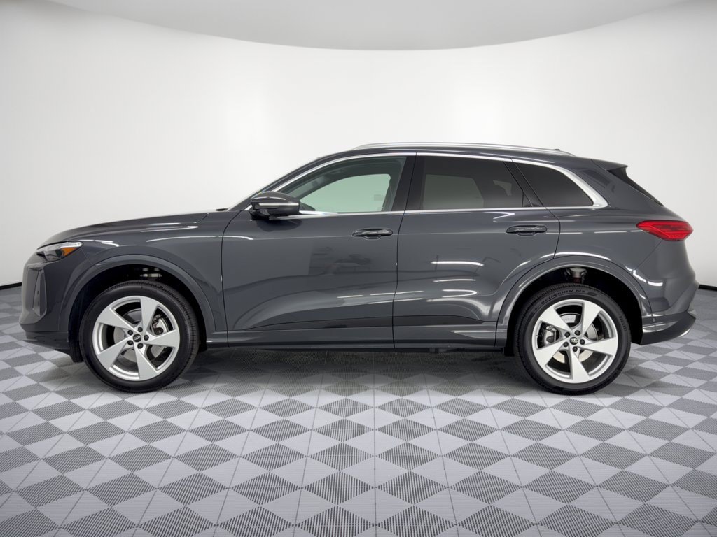 Used 2026 Audi Q5 Premium AWD/4WD image 2