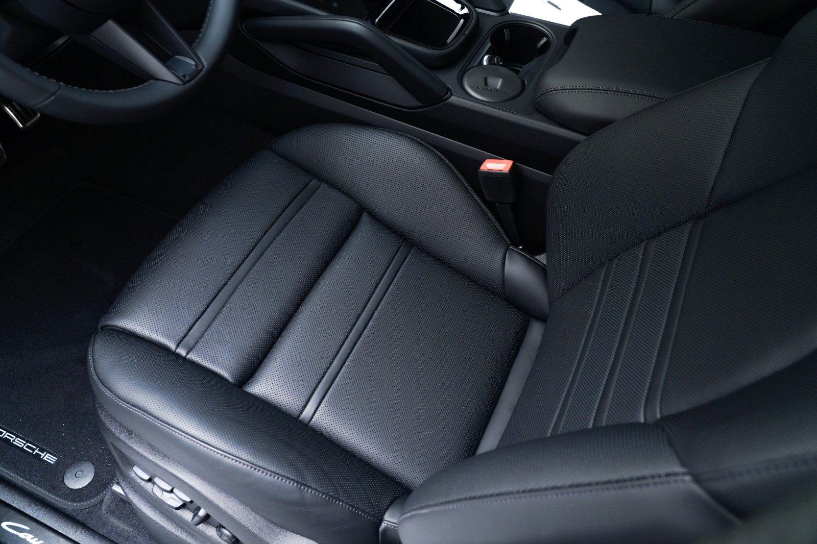 New 2026 Porsche Cayenne GTS image 16