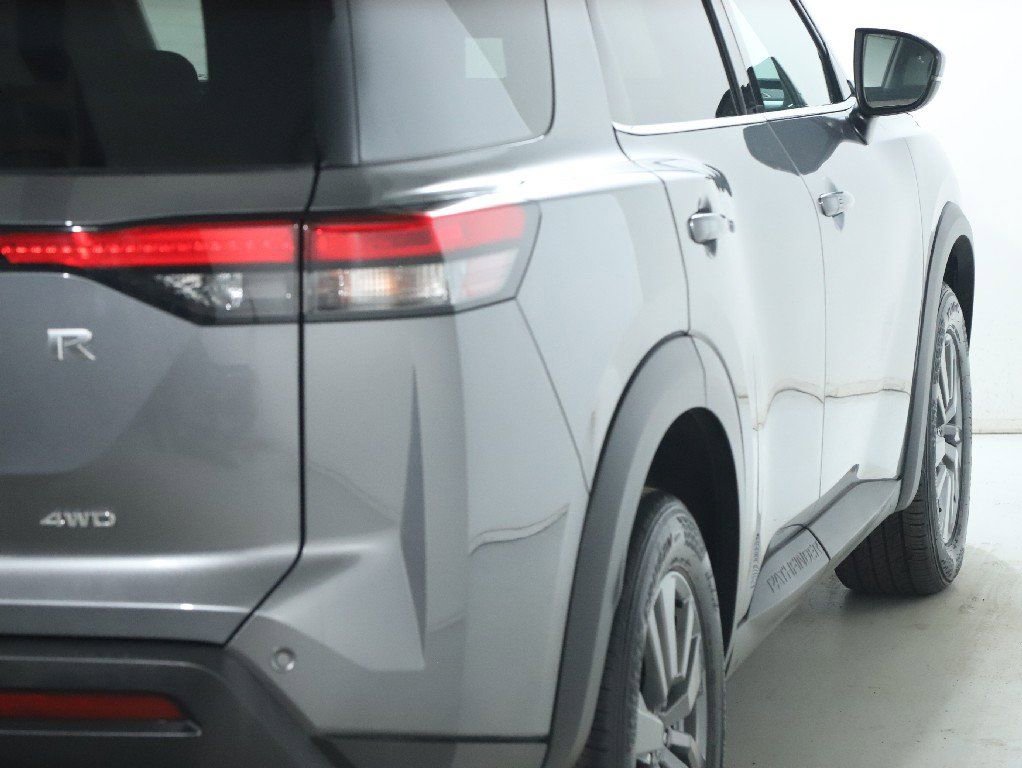 Used 2025 Nissan Pathfinder SV image 48