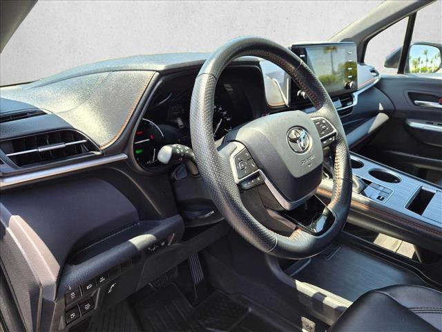 Used 2021 Toyota Sienna XSE w/ XSE Plus Package AWD/4WD image 10