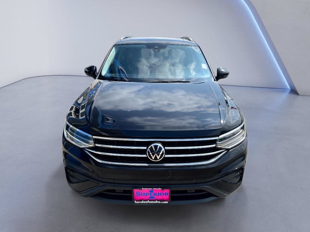 Used 2024 Volkswagen Tiguan SE w/ Panoramic Sunroof Package FWD image 5