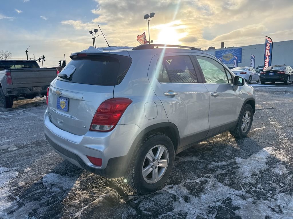Used 2017 Chevrolet Trax LT w/ LT Convenience Package image 8