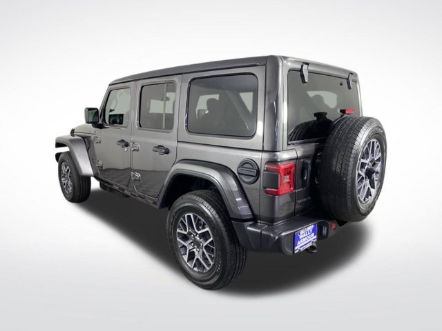 Used 2026 Jeep Wrangler Unlimited Sahara AWD/4WD image 12