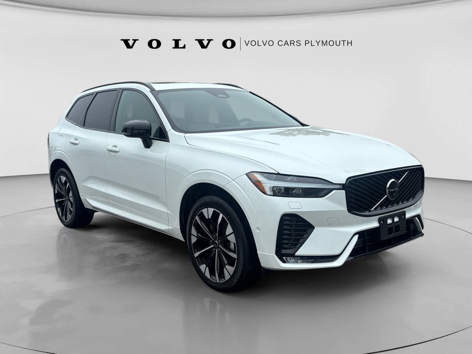 Used 2026 Volvo XC60 B5 Plus AWD/4WD image 1