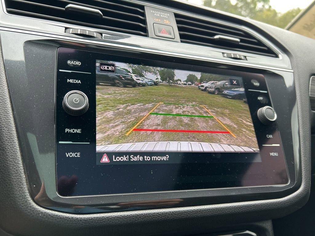 Used 2022 Volkswagen Tiguan SEL R-Line image 36