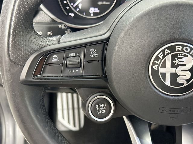 Used 2022 Alfa Romeo Giulia Ti AWD/4WD image 22