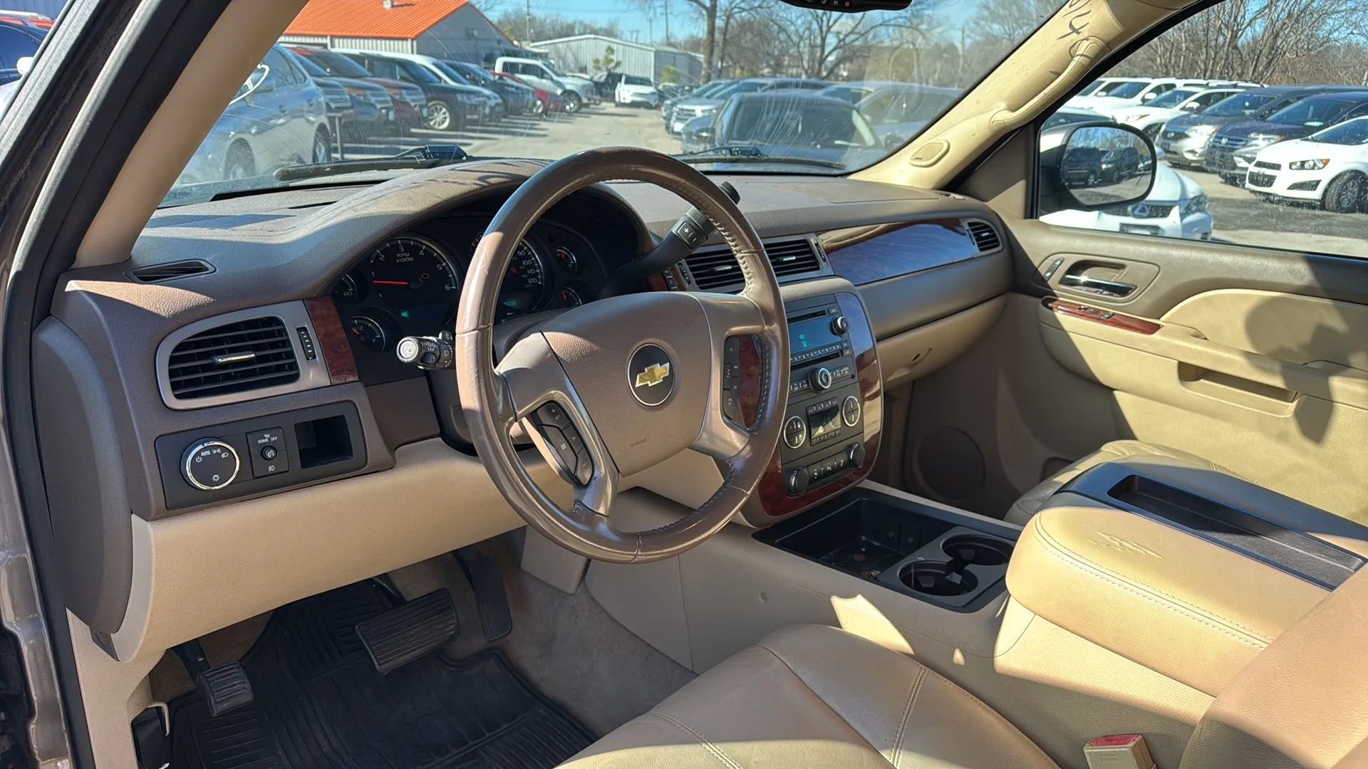 Used 2014 Chevrolet Tahoe LT w/ Luxury Package RWD image 6