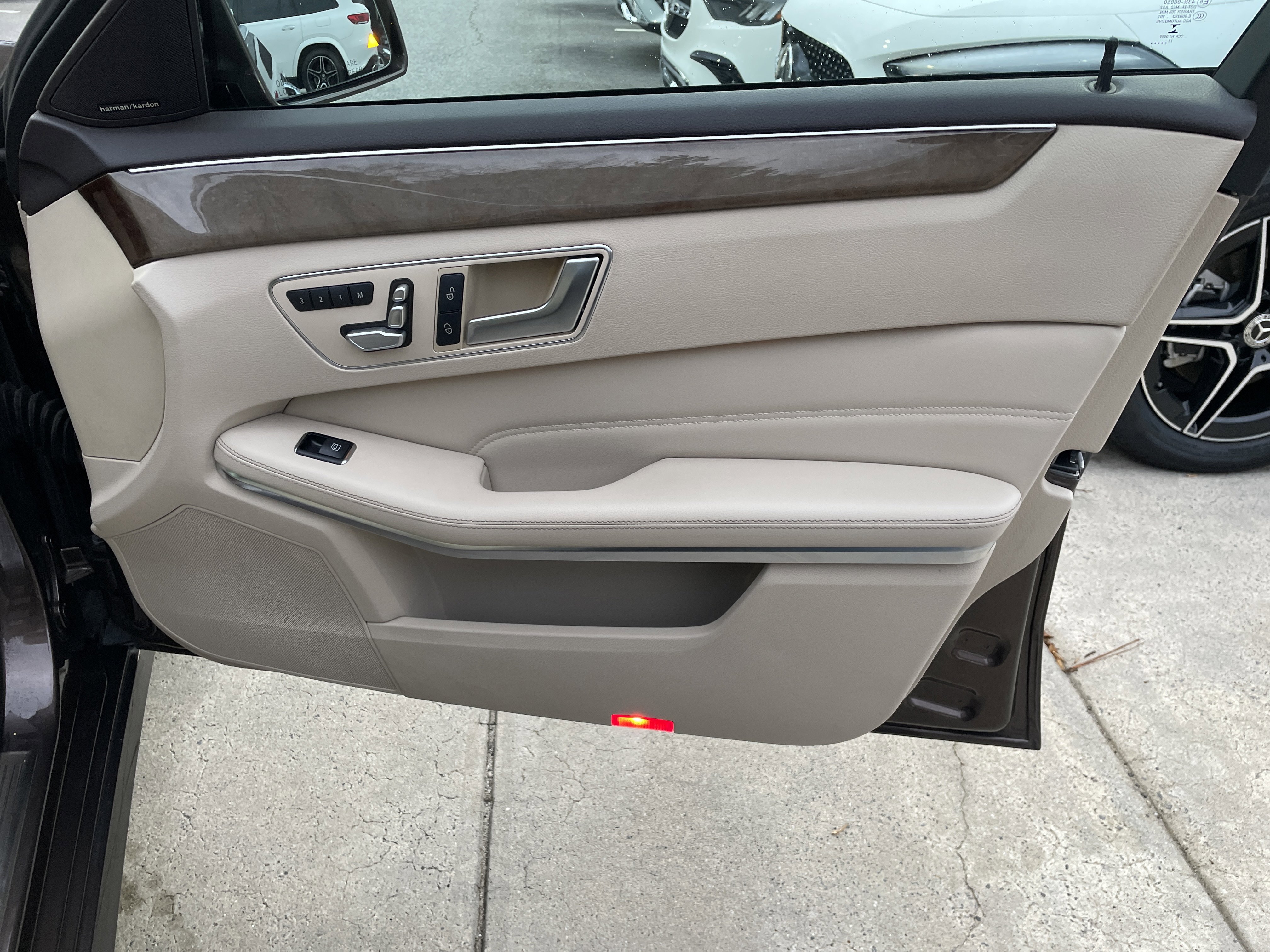 Used 2014 Mercedes-Benz E 250 BlueTEC Sedan image 45