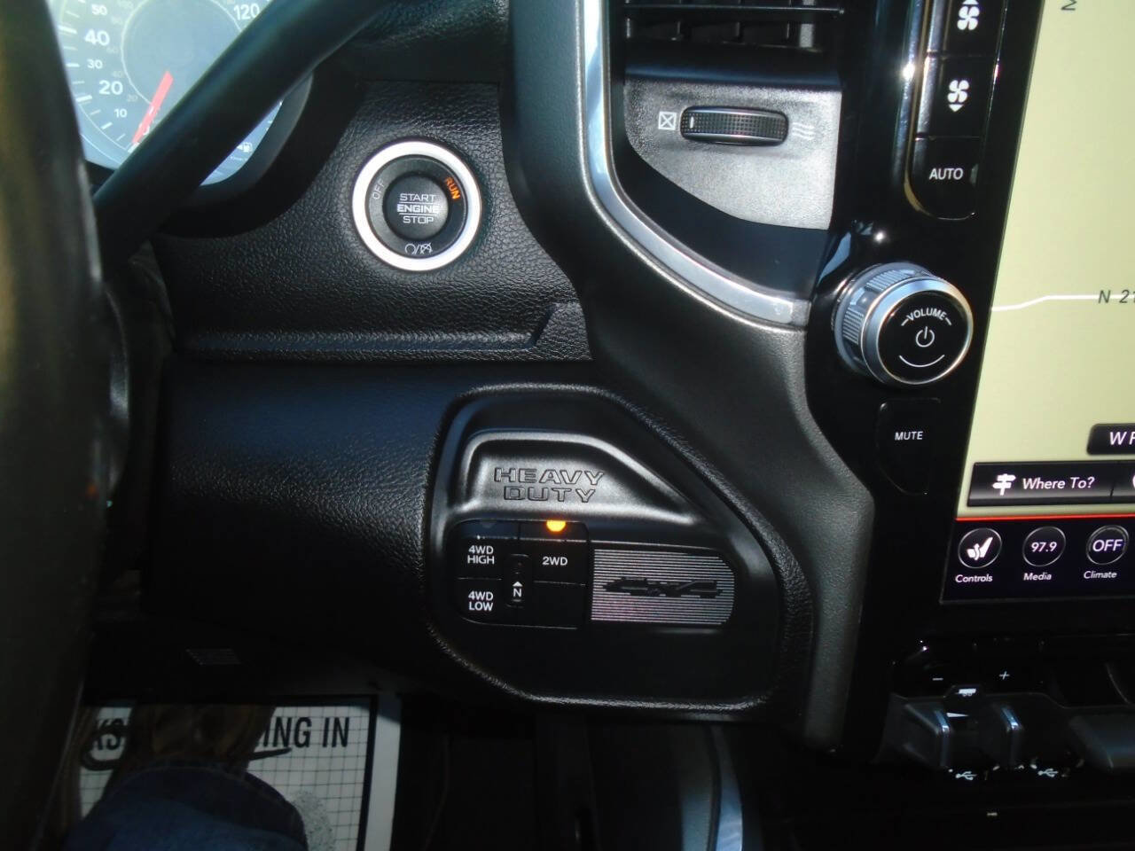 Used 2021 RAM 3500 Laramie w/ Night Edition image 89