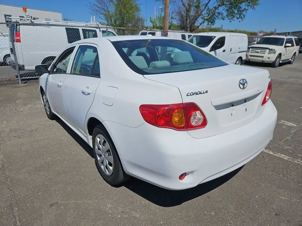 Used 2010 Toyota Corolla LE FWD image 11