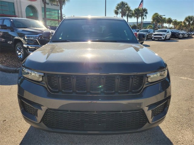 New 2025 Jeep Grand Cherokee Altitude image 19
