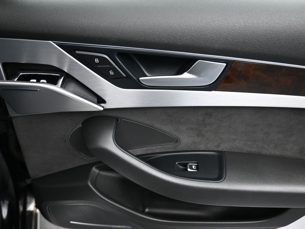 Used 2015 Audi A8 4.0T w/ Premium Package image 39