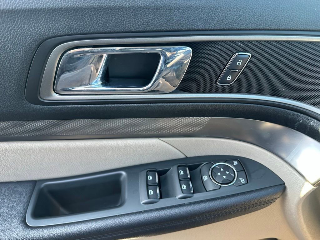 Used 2018 Ford Explorer XLT w/ Equipment Group 202A image 17