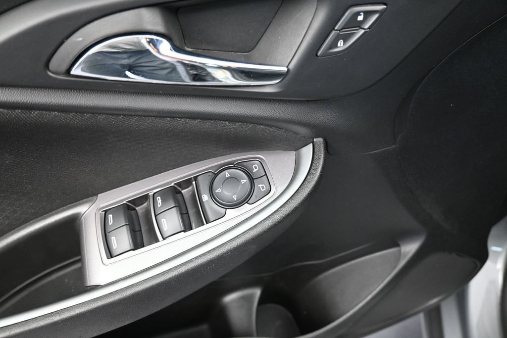 Used 2024 Chevrolet Malibu LT FWD image 24