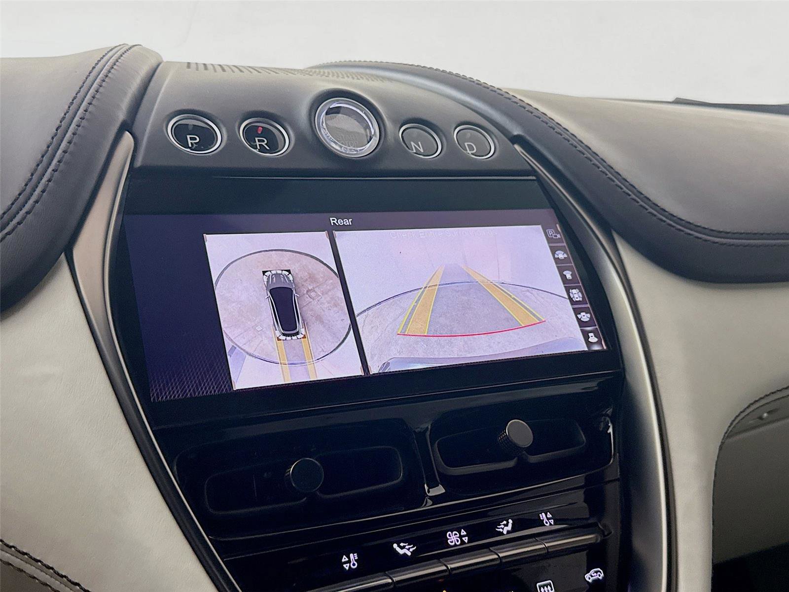 Used 2022 Aston Martin DBX image 17