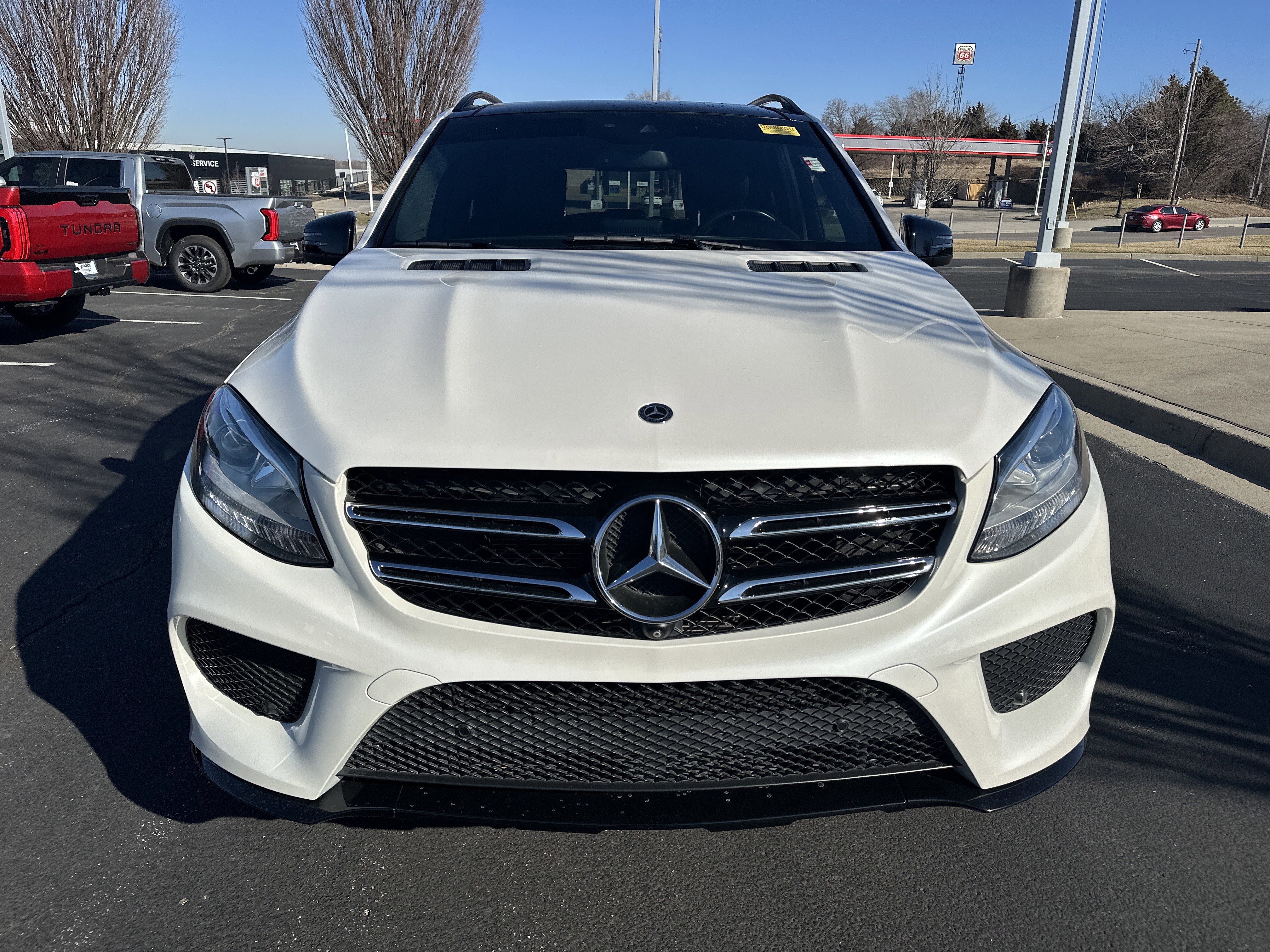 Used 2017 Mercedes-Benz GLE 350 4MATIC image 3
