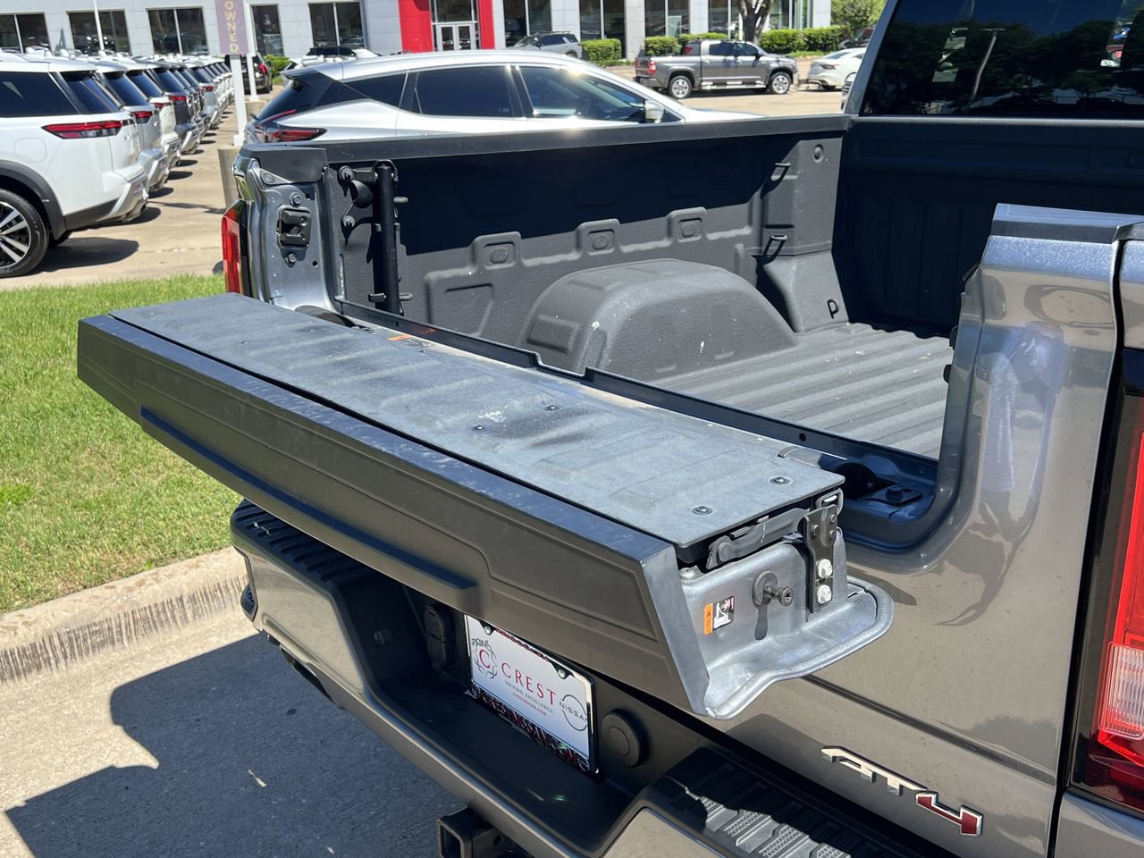 Used 2021 GMC Sierra 1500 AT4 image 6